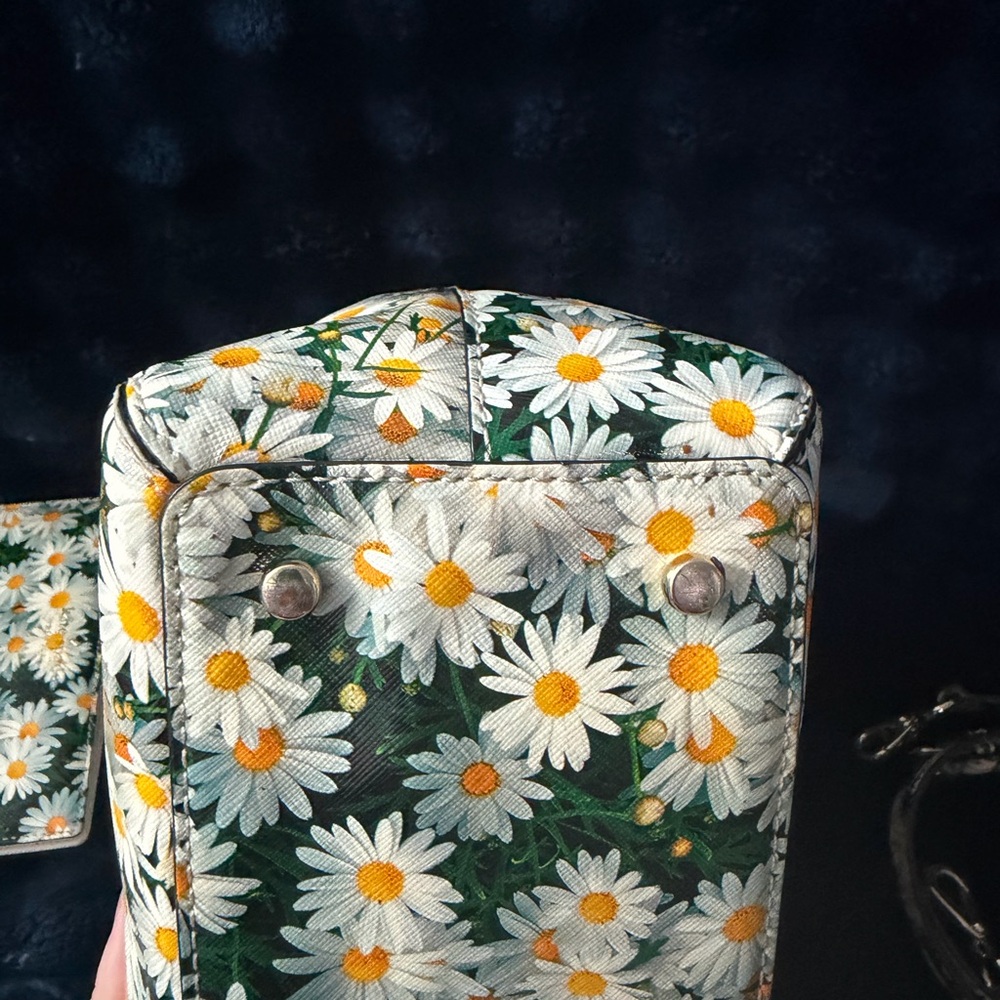 Kate Spade New York Cedar Street Daisy Maise satchel bag. - Picture 10 of 15